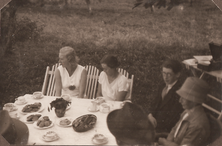 Rolf & Sigrid 1: 27-05